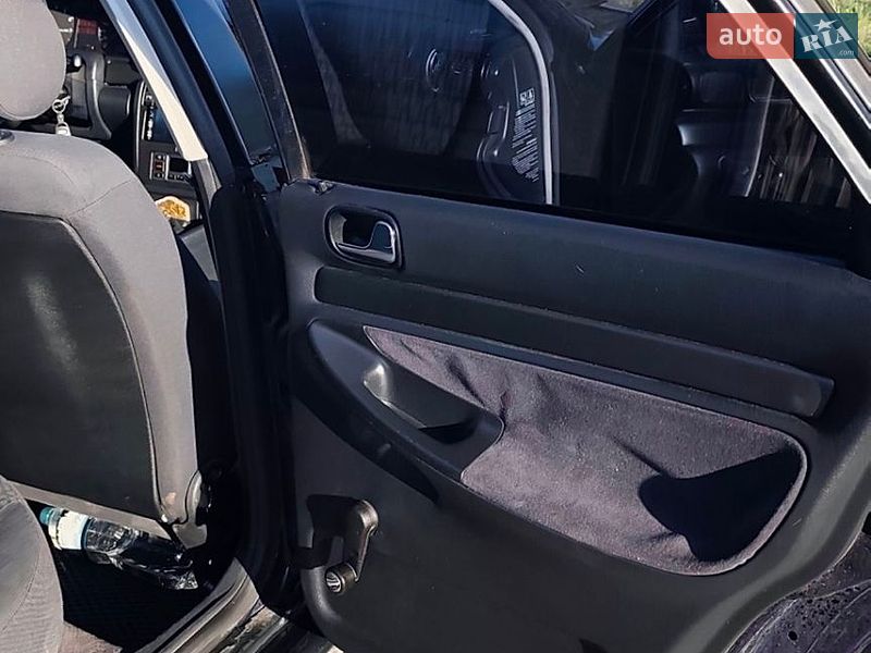 Седан Audi A4 1996 в Львове