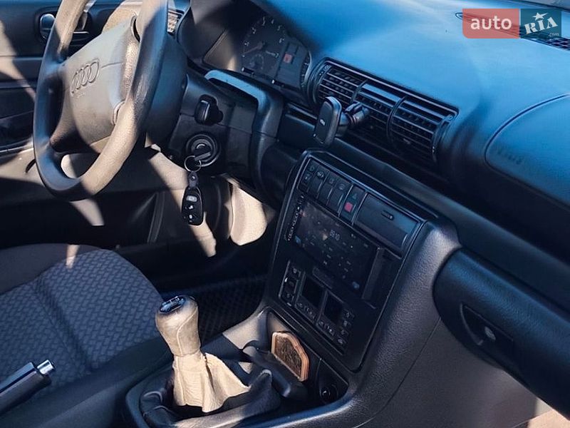 Седан Audi A4 1996 в Львове
