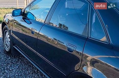 Седан Audi A4 1996 в Львове