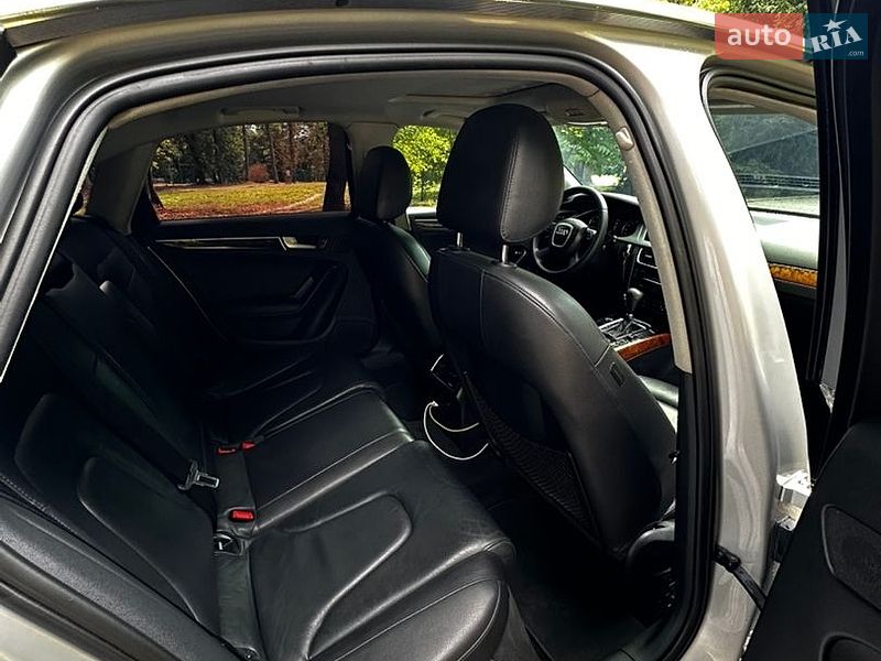 Седан Audi A4 2010 в Луцьку