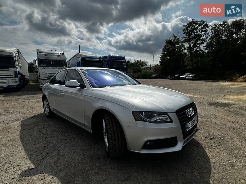 Седан Audi A4 2010 в Луцьку