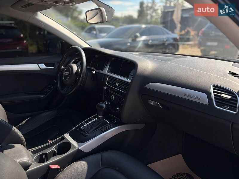Седан Audi A4 2015 в Стрию