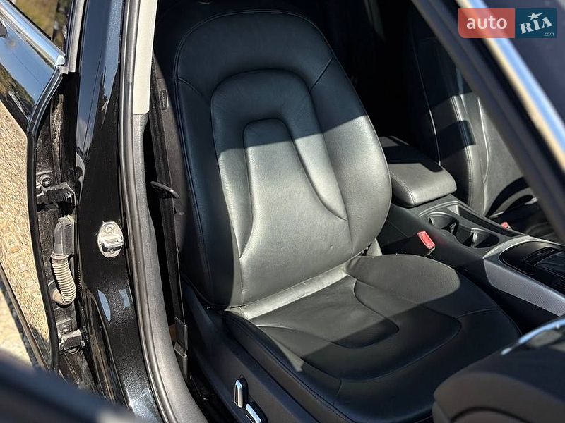 Седан Audi A4 2015 в Стрию