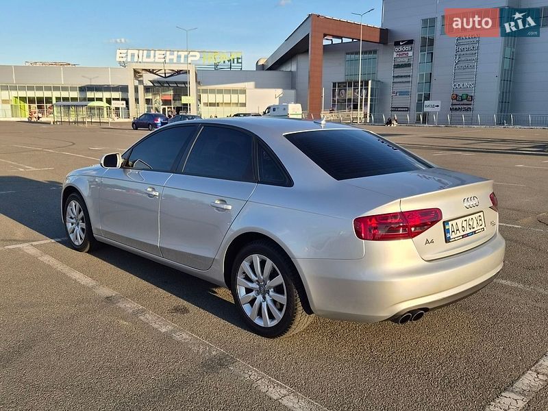 Седан Audi A4 2012 в Києві