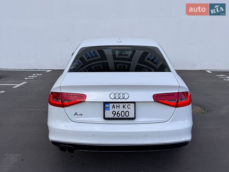 Седан Audi A4 2014 в Києві