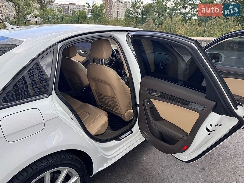 Седан Audi A4 2014 в Києві