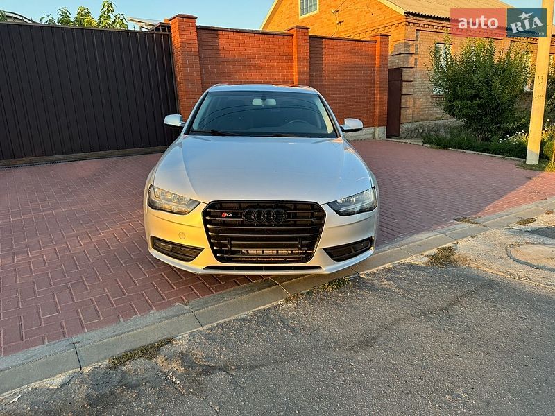 Седан Audi A4 2013 в Кропивницком фото Седан Audi A4 2013 в Кропивницком