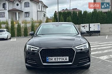 Седан Audi A4 2016 в Рівному