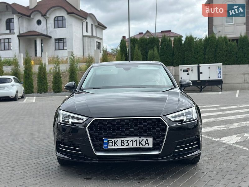 Седан Audi A4 2016 в Рівному