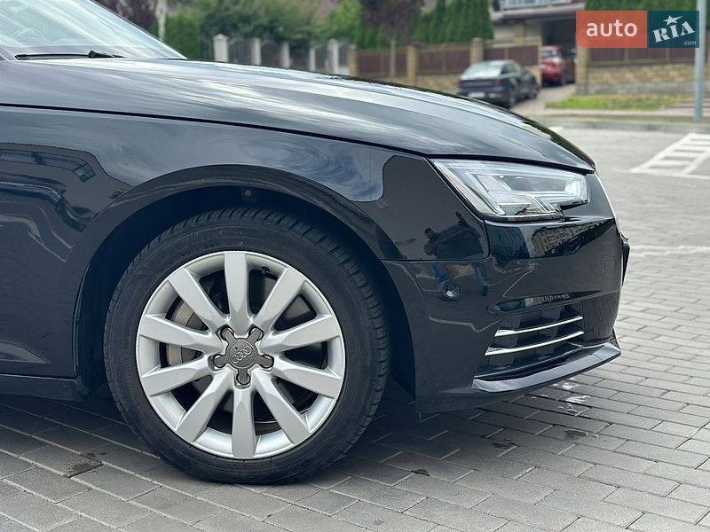 Седан Audi A4 2016 в Рівному