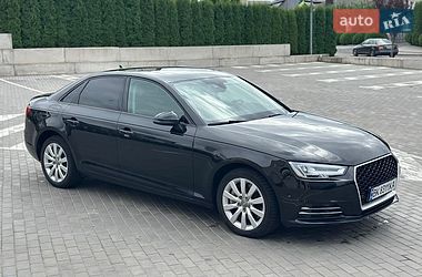 Седан Audi A4 2016 в Рівному