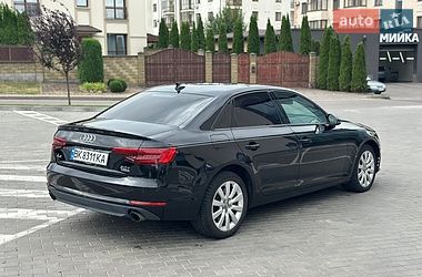 Седан Audi A4 2016 в Рівному
