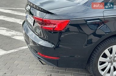 Седан Audi A4 2016 в Рівному