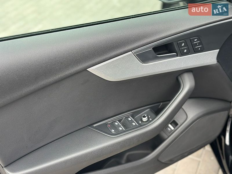 Седан Audi A4 2016 в Рівному