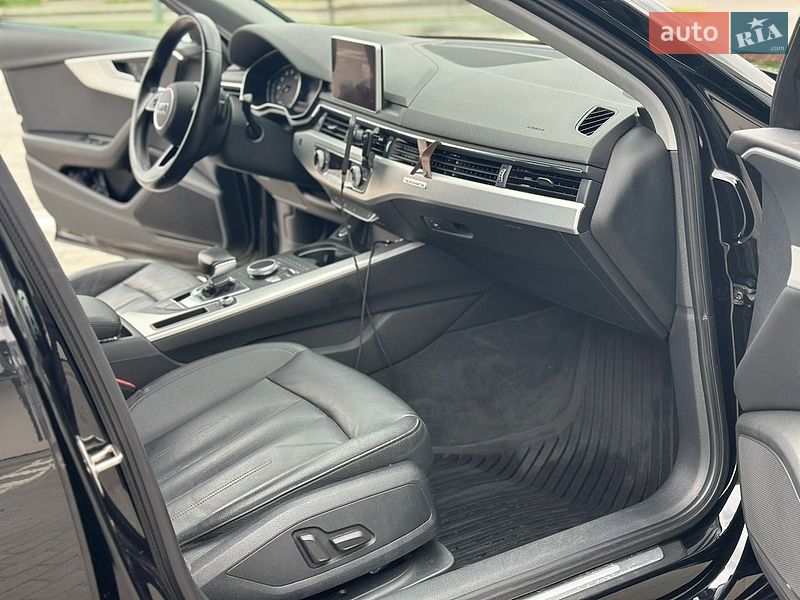 Седан Audi A4 2016 в Рівному