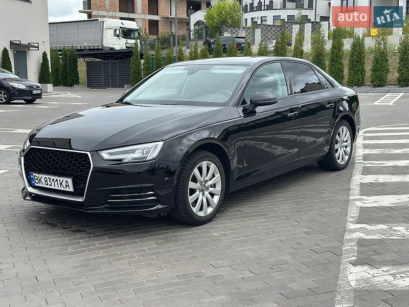 Седан Audi A4 2016 в Рівному