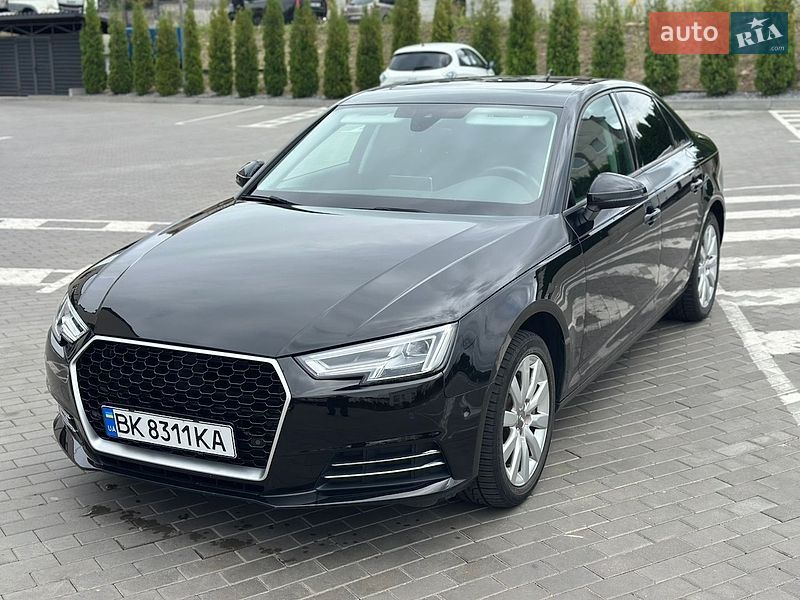 Седан Audi A4 2016 в Рівному