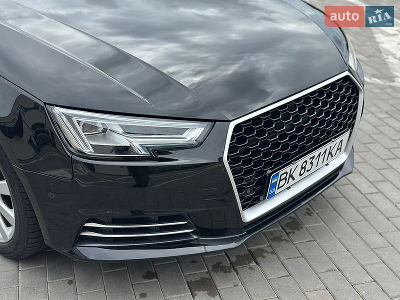 Седан Audi A4 2016 в Рівному