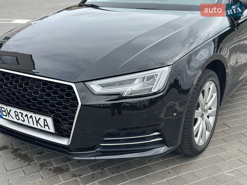 Седан Audi A4 2016 в Рівному