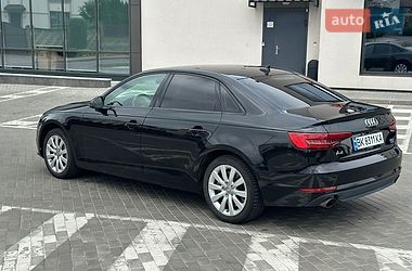 Седан Audi A4 2016 в Рівному
