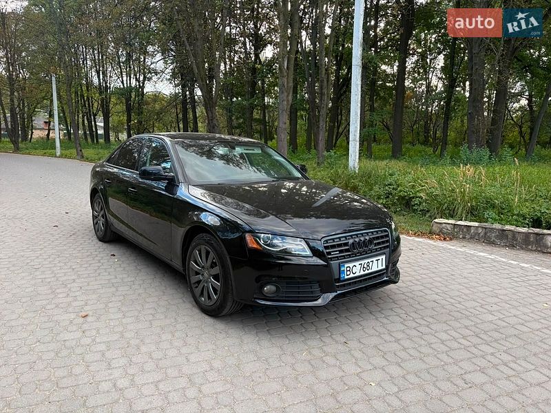 Седан Audi A4 2010 в Жовкві