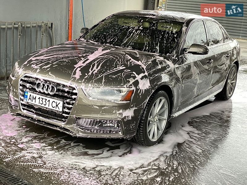 Седан Audi A4 2014 в Бердичеве