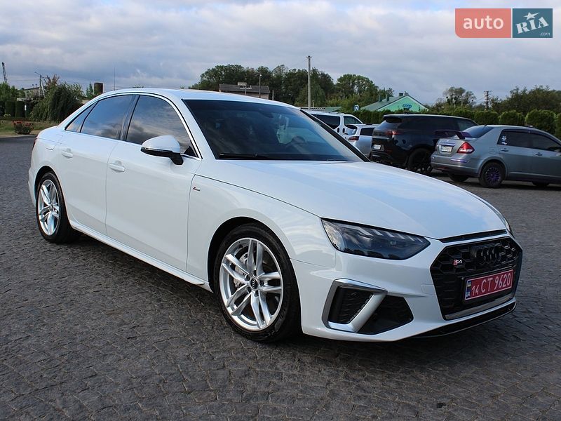 Седан Audi A4 2021 в Жовкве