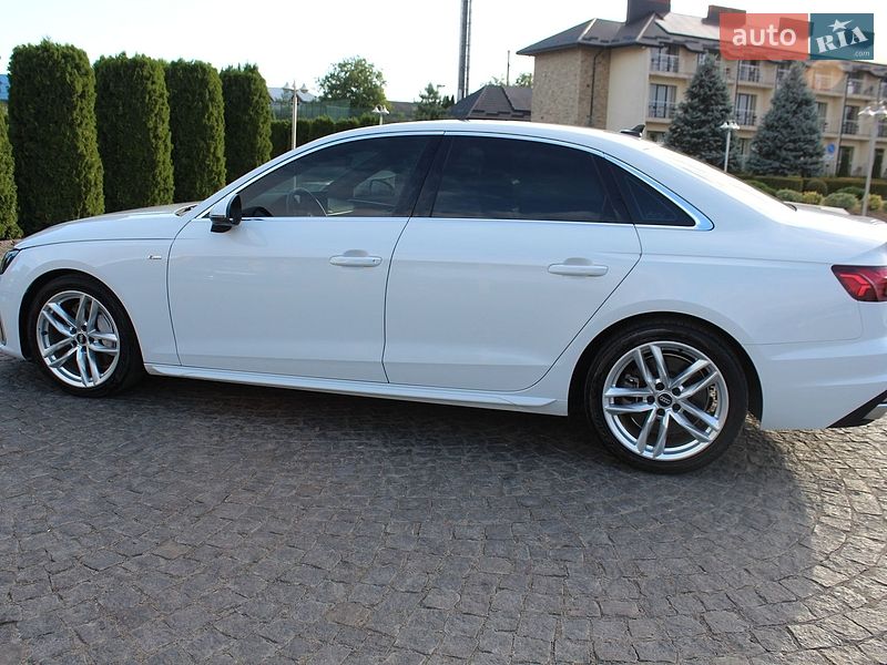 Седан Audi A4 2021 в Жовкве