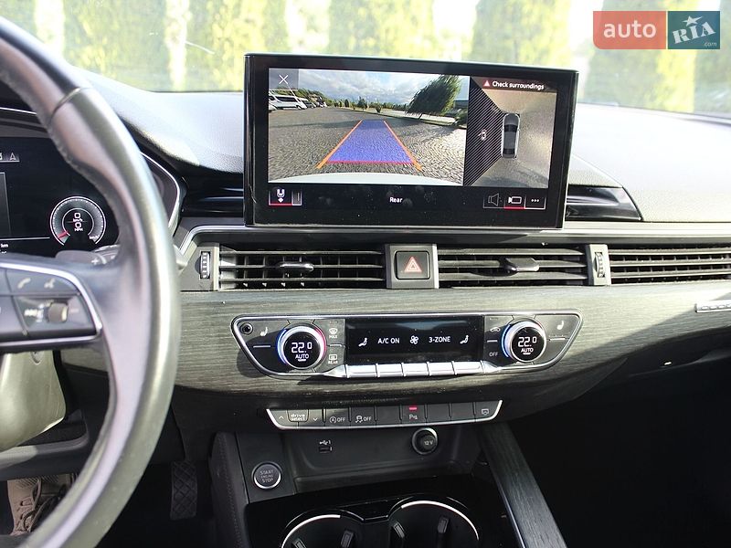 Седан Audi A4 2021 в Жовкве