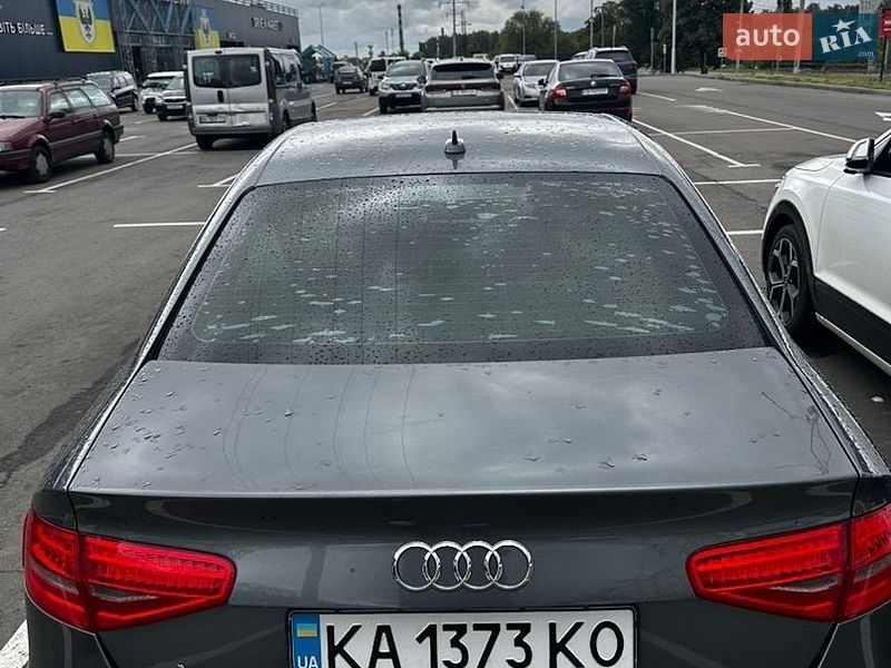 Седан Audi A4 2014 в Чернигове