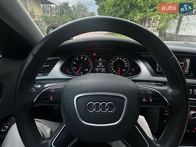 Седан Audi A4 2014 в Чернигове