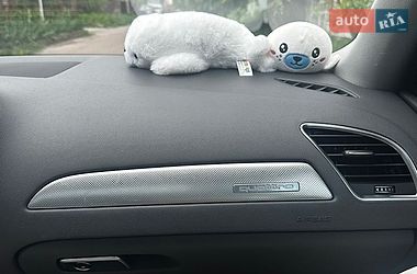 Седан Audi A4 2014 в Чернигове