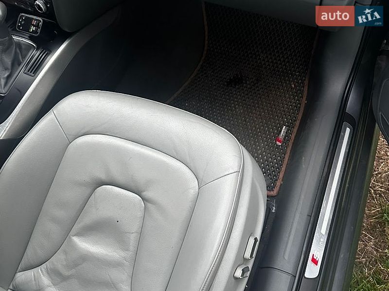 Седан Audi A4 2014 в Чернигове