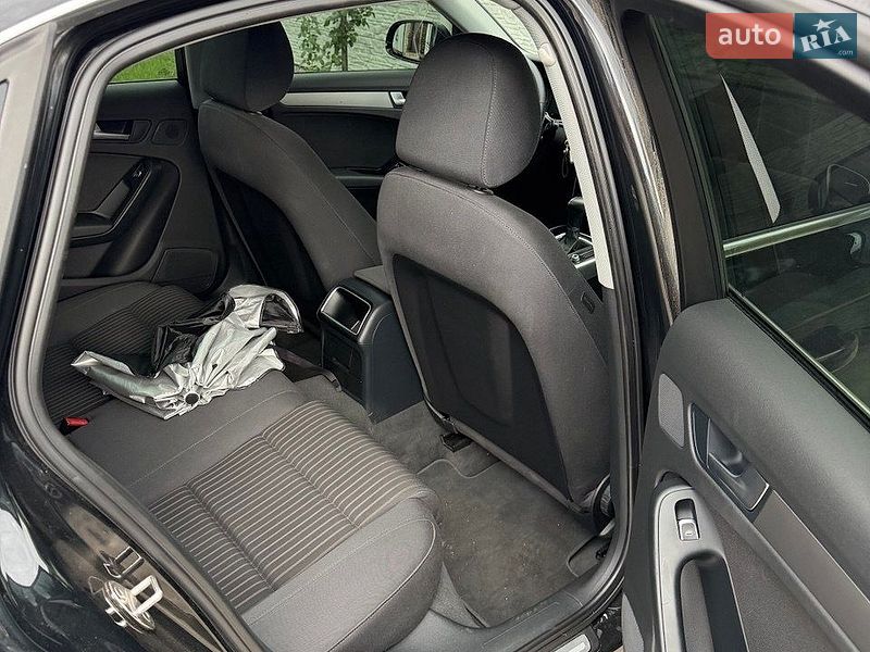 Седан Audi A4 2013 в Днепре