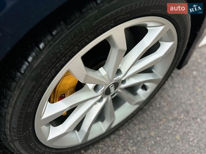 Седан Audi A4 2019 в Киеве
