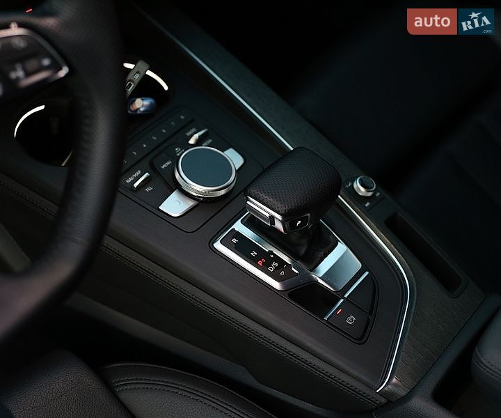 Седан Audi A4 2019 в Киеве