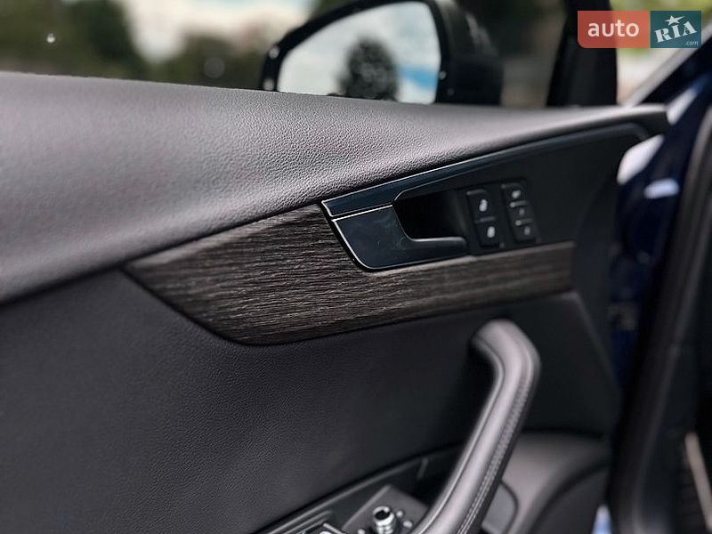 Седан Audi A4 2019 в Киеве