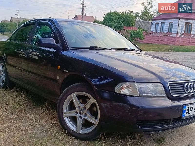 Седан Audi A4 1997 в Звенигородке