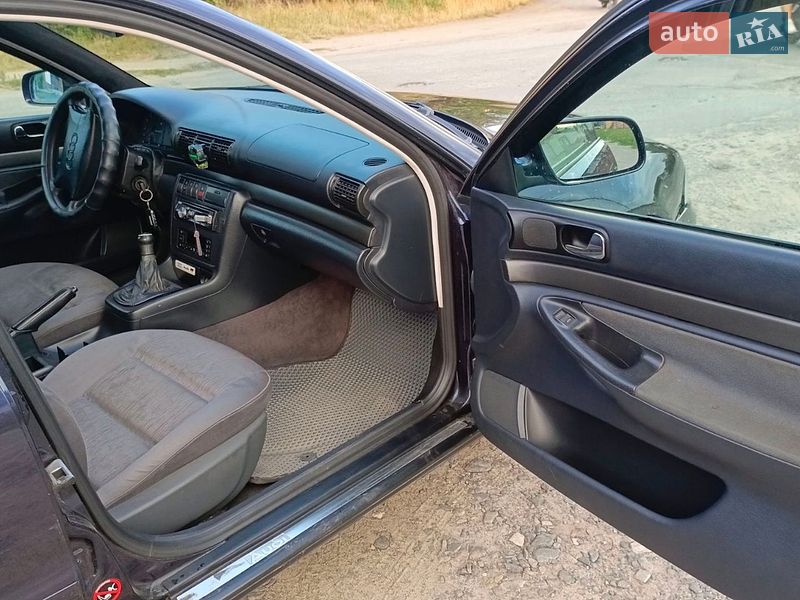 Седан Audi A4 1997 в Звенигородке