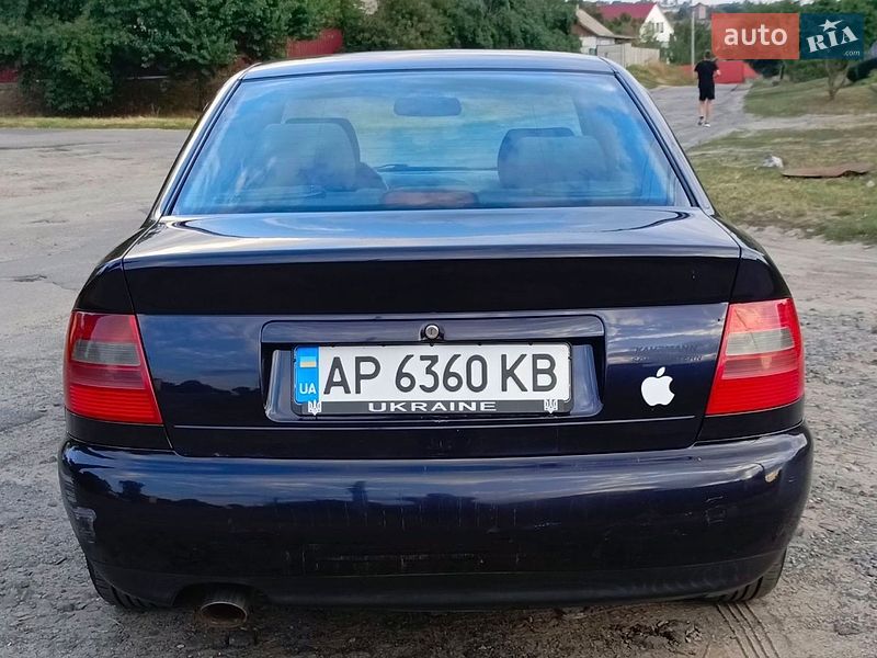 Седан Audi A4 1997 в Звенигородке