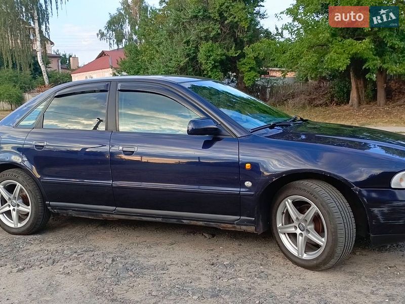 Седан Audi A4 1997 в Звенигородке