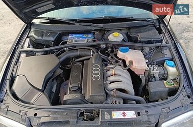Седан Audi A4 1997 в Звенигородке