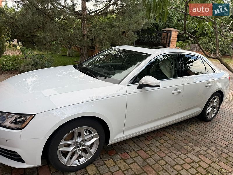 Седан Audi A4 2017 в Полтаве