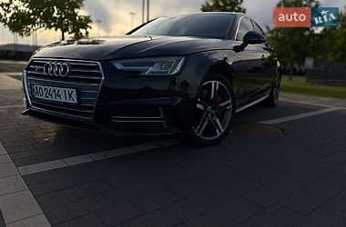 Седан Audi A4 2016 в Мукачевому