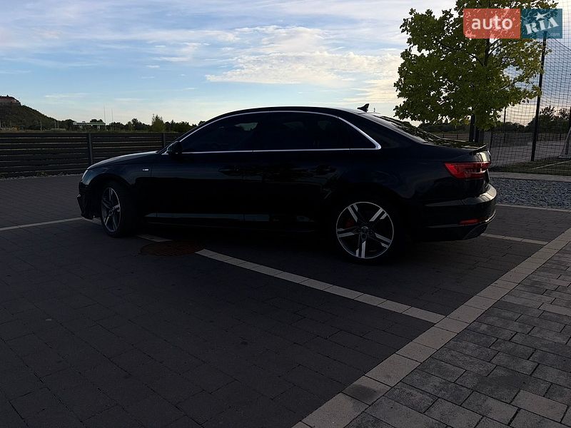 Седан Audi A4 2016 в Мукачевому