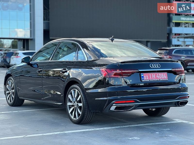 Седан Audi A4 2021 в Києві