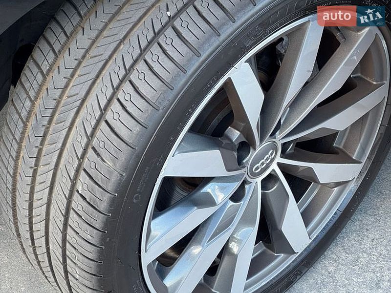 Седан Audi A4 2021 в Києві