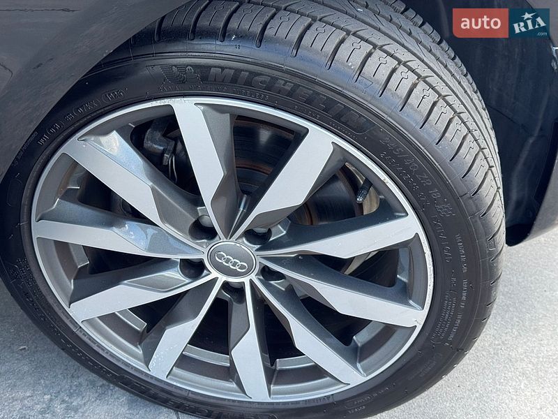 Седан Audi A4 2021 в Києві