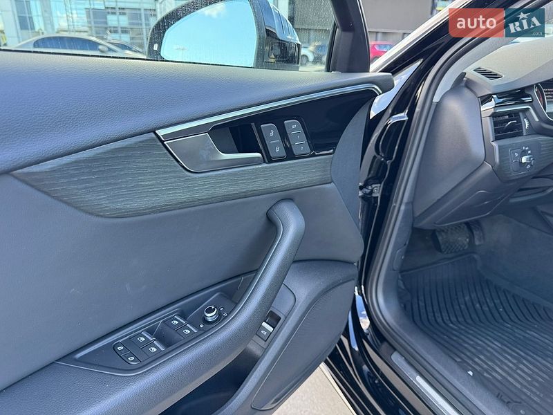 Седан Audi A4 2021 в Києві