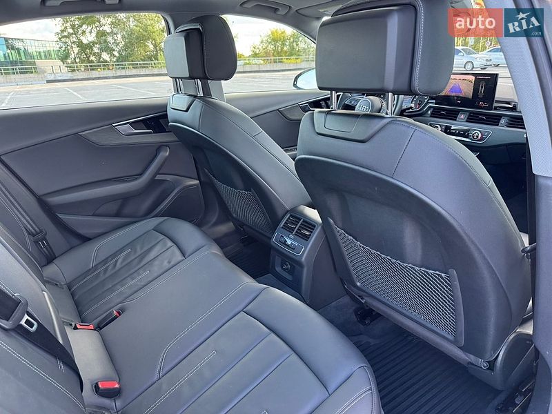 Седан Audi A4 2021 в Києві